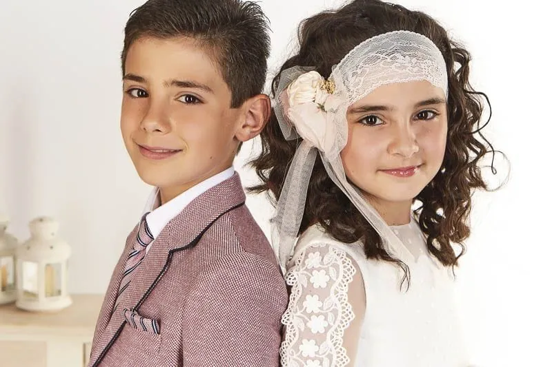 Fotografía de comunión en estudio por Josu Izarra Fotógrafos, Vitoria-Gasteiz · 5
