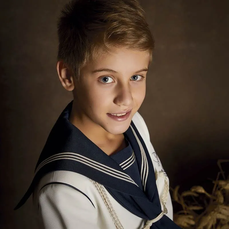 Fotografía de comunión en estudio por Josu Izarra Fotógrafos, Vitoria-Gasteiz · 13